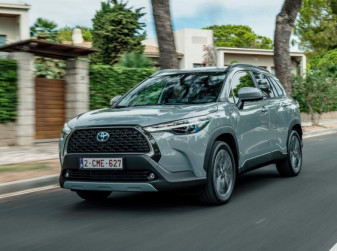 В России появился кроссовер Toyota Corolla Cross за 2,85 млн рублей
