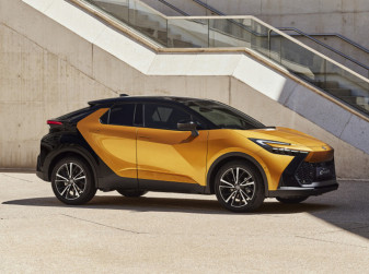 Toyota представила кроссовер C-HR нового поколения
