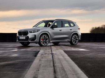 BMW представил 316-сильную версию кроссовера X1