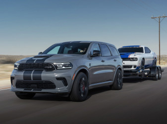 В России начались продажи кроссовера Dodge Durango по цене от 7 млн рублей