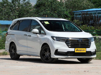 В России появился гибридный минивэн Honda Odyssey за 7,59 млн рублей