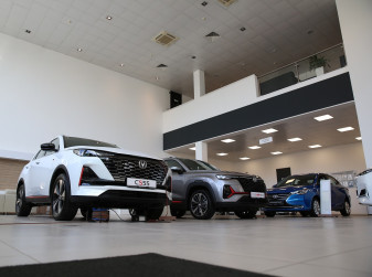 Продажи легковых автомобилей в РФ растут пятую неделю подряд