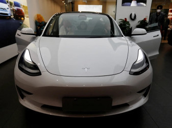 Tesla представила модернизированную Model 3