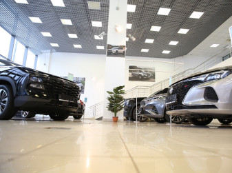 Продажи новых автомобилей в октябре выросли в 2,6 раза