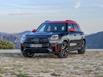 MINI представил «заряженный» кроссовер Countryman JCW
