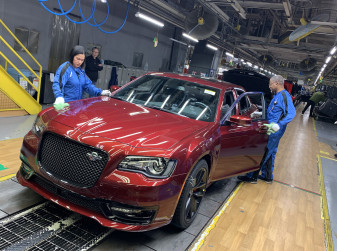 Chrysler завершил производство седана 300C
