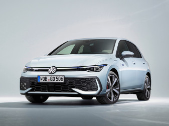 Volkswagen представил обновленный Golf 8 поколения