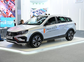 АВТОВАЗ представил новую LADA Vesta с ручным управлением