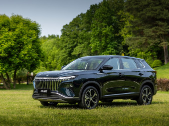 Dongfeng объявил цены и старт продаж нового кроссовера Huge
