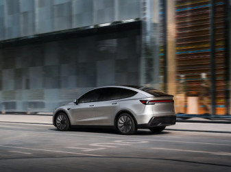 Трехрядная версия Tesla Model Y вышла на глобальный рынок