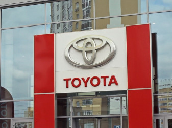 Мировые продажи Toyota падают шестой месяц подряд